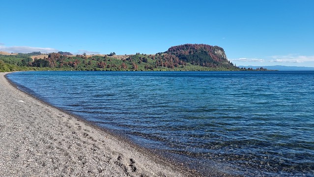 Whakaipo Bay