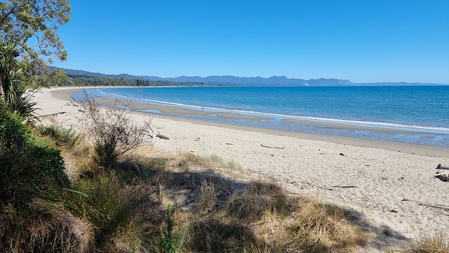 Patons Rock Beach