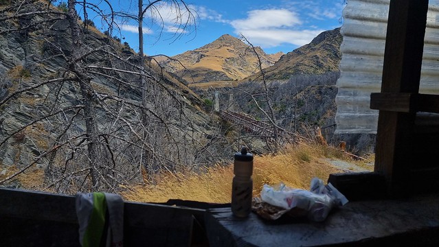 'Lunch bar'