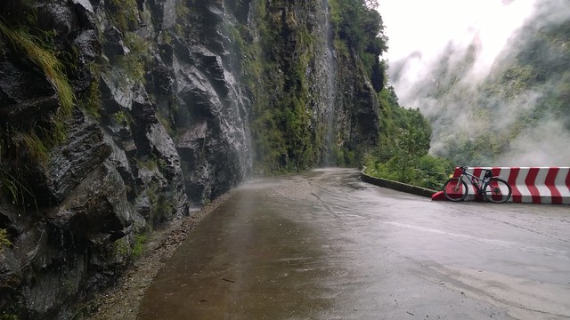 Natural car wash, Nyalam to Zhangmu