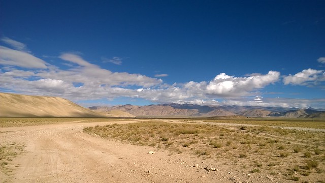 The road to Tingri
