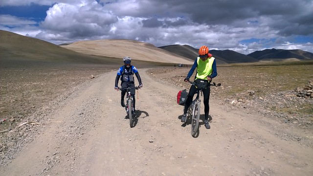 Tim & Bas on the road back from Chomolungma, Mt Everest