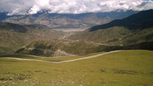 Kambala Pass to Yamzo Yumco (Scorpion) lake ride