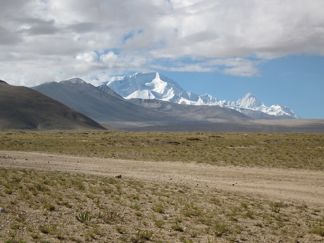 On the road to Tingri