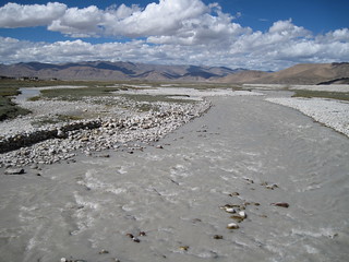 B road towards Everest