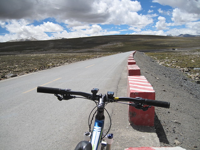Lhakpa La Pass (downhill!)