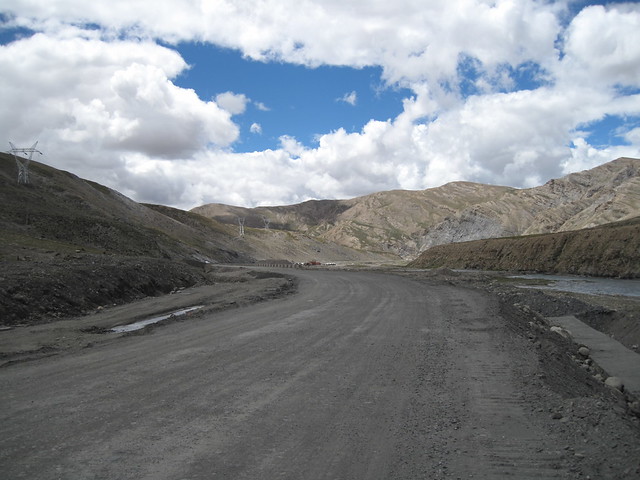 Lhakpa La Pass (downhill!)