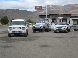 Land Rovers on tour