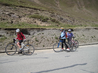 Kambala Pass to Yamzo Yumco (Scorpion) lake ride