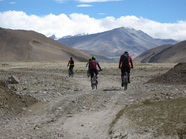 B road towards Everest (Bob, Ian, Eric)