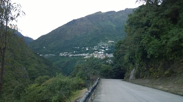 Down to the border, Zhangmu