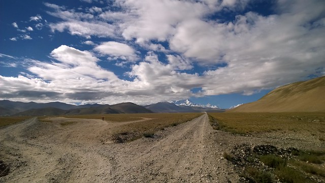 On the road to Tingri