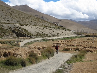 B road towards Everest