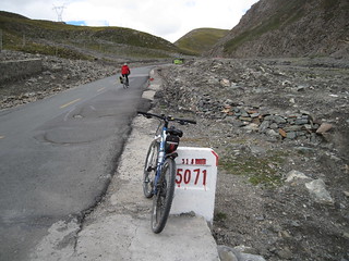 Lhakpa La Pass lunch stop