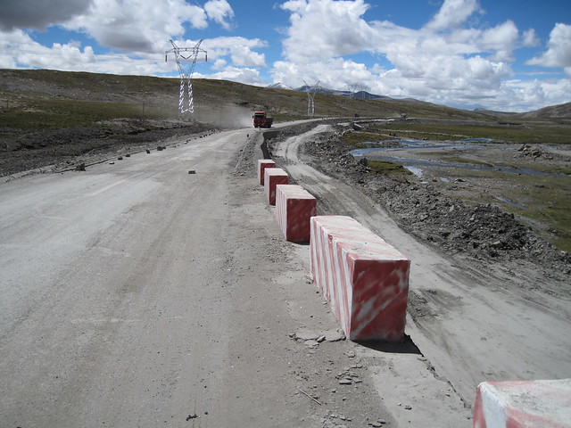 Lhakpa La Pass (downhill!)