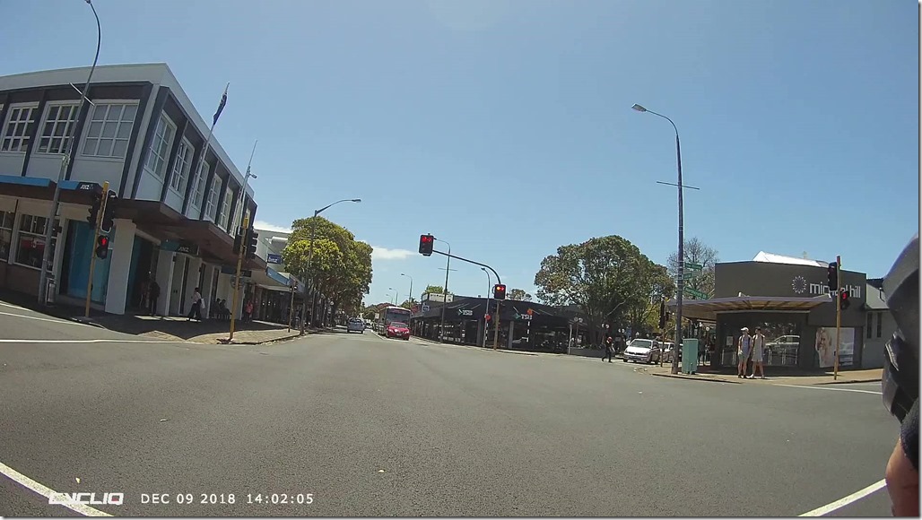 2018-12-10_Takapuna_Air_Shadow_Moment 2018-12-10_Takapuna_Air_Shadow_Moment