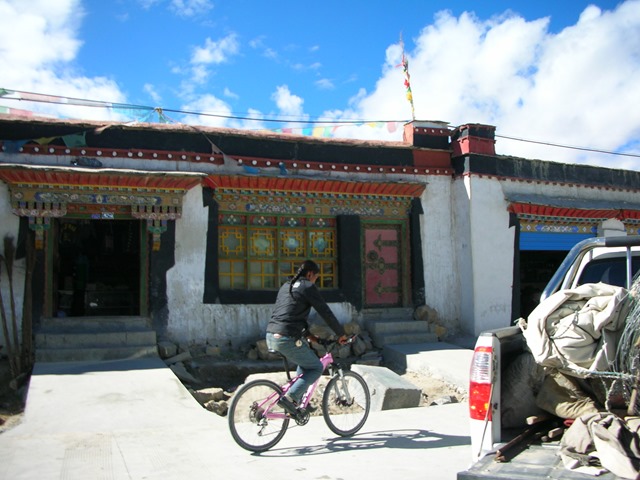 Pinky in Tingri Pinky in Tingri